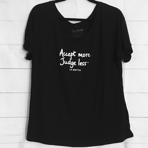 Le Motto “Accept more, Judge less” Top Tee T-shirt - Picture 1 of 3